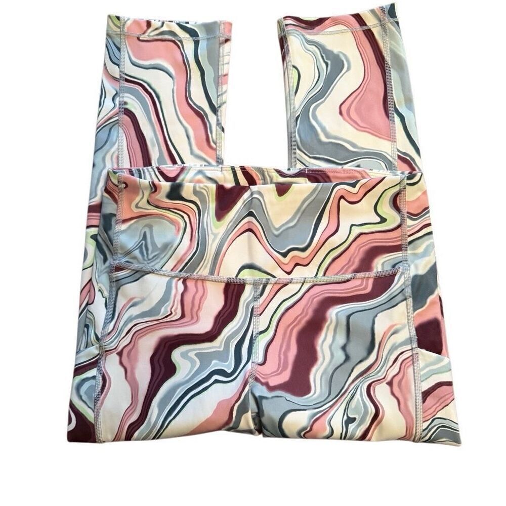 Athleta womens ultimate stash pocket printed Capri leggings high rise size M